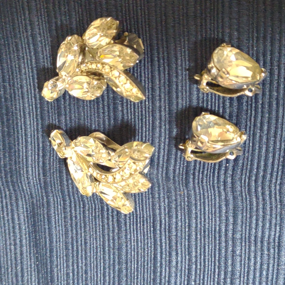 Kramer of  New York vintage silver tone & bling  clip on earrings